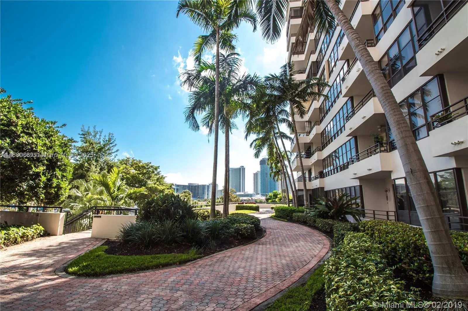 500 Three Islands Blvd, #822