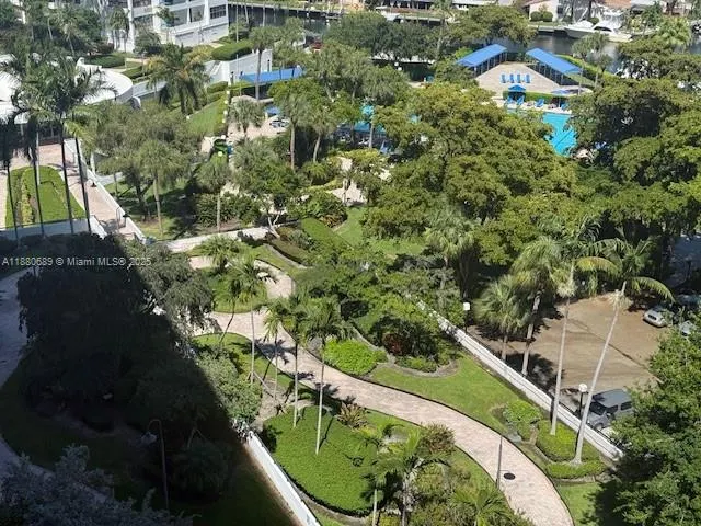 500 Three Islands Blvd, #822