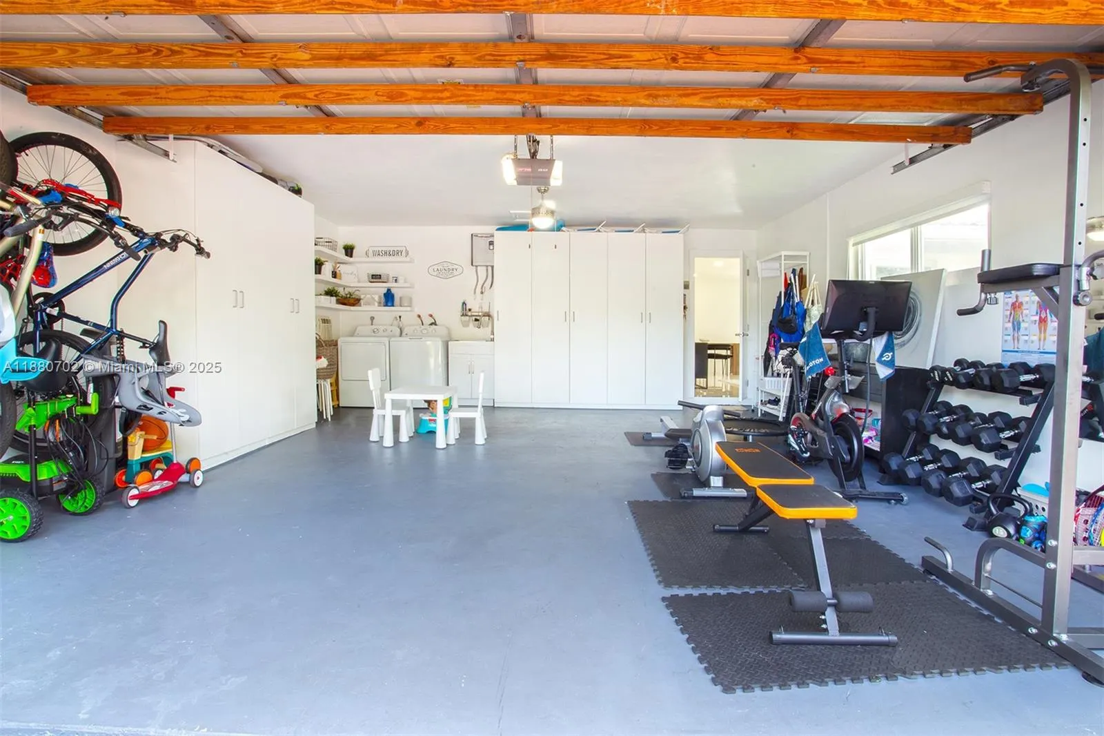1720 N 50th Ave