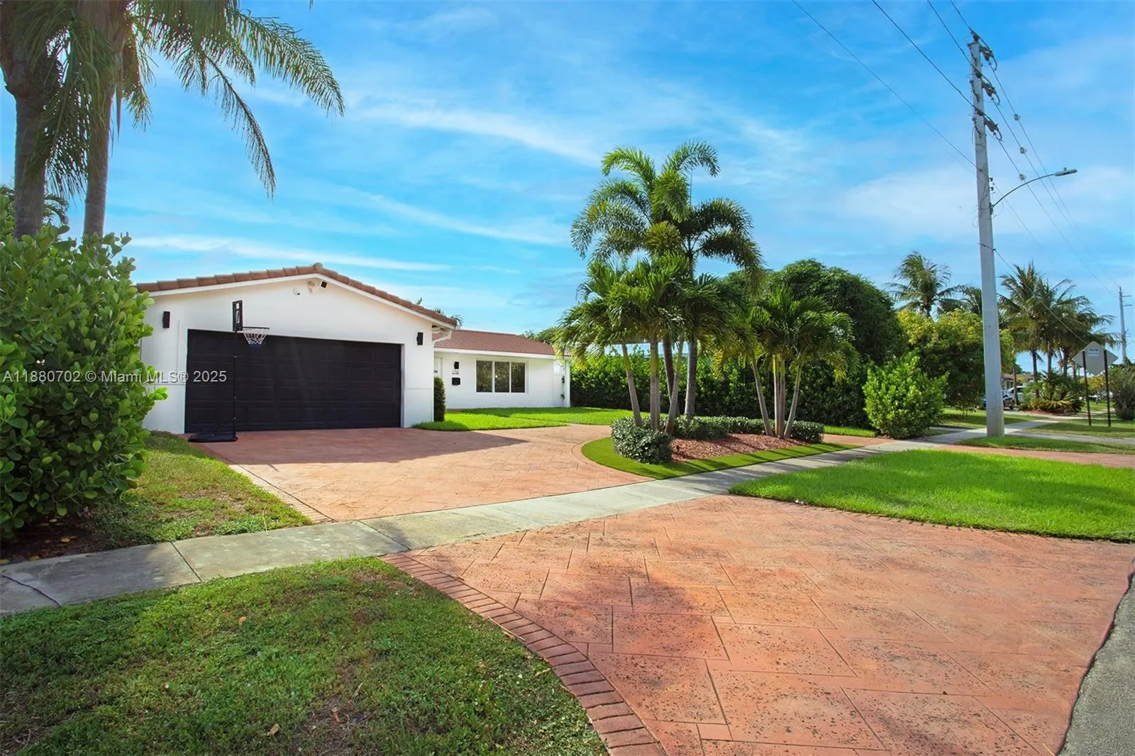 1720 N 50th Ave
