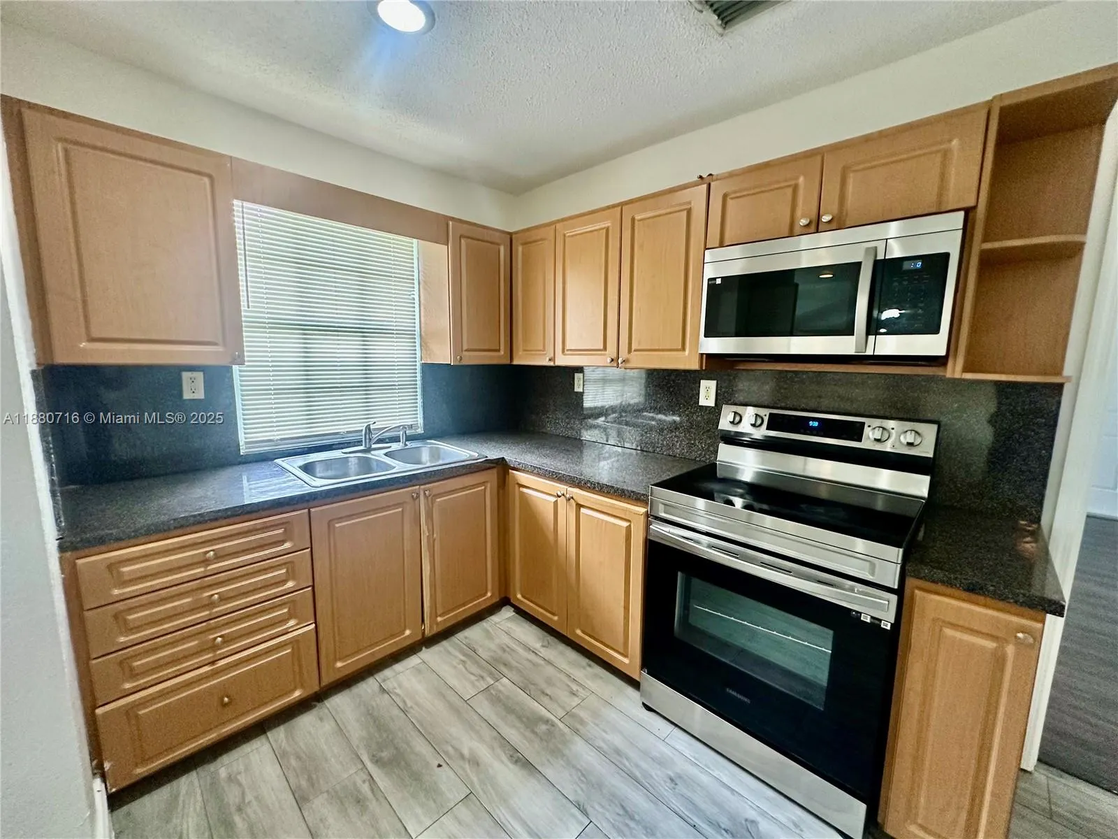 5519 NW 4th Ave, #5519