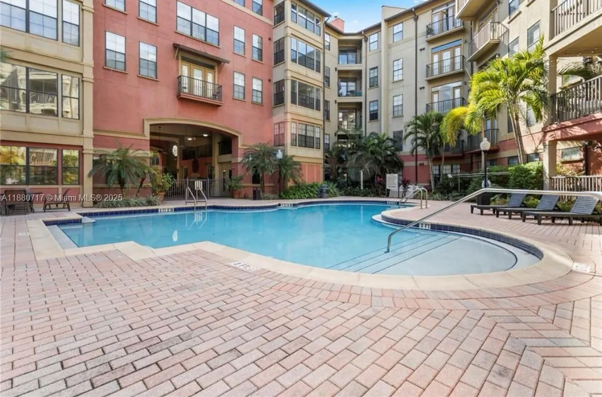 911 N Orange Ave, #333