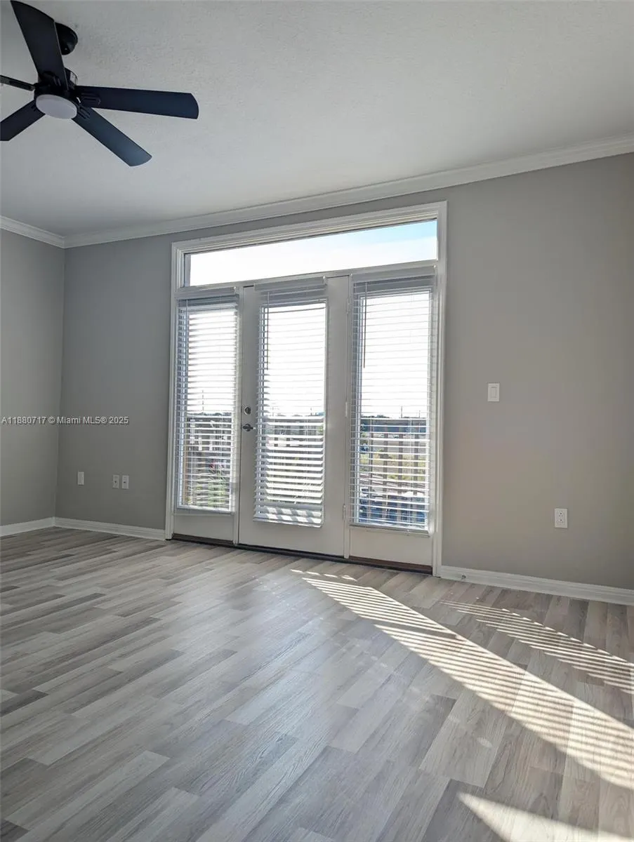 911 N Orange Ave, #333