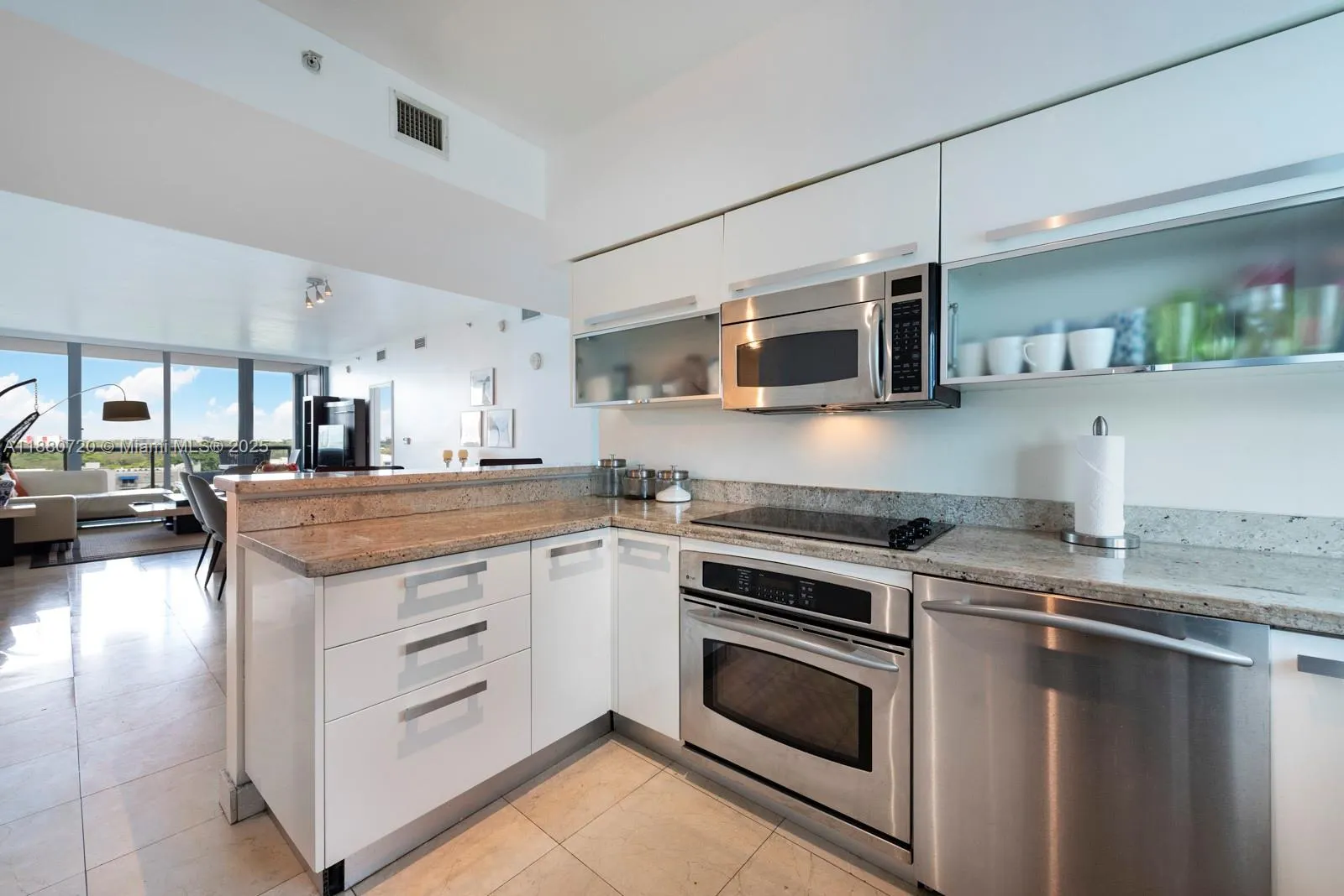 601 NE 36th St, #803