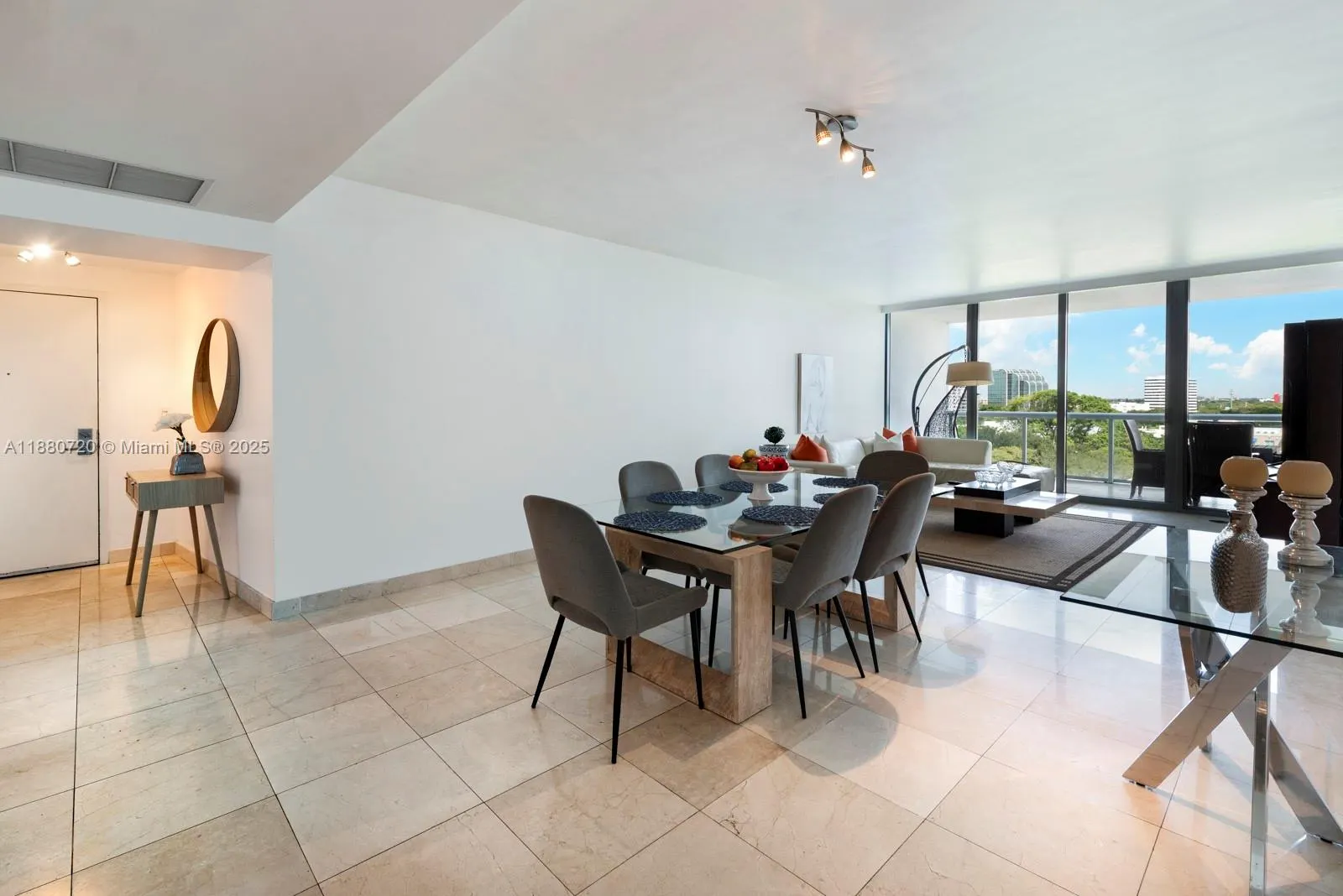 601 NE 36th St, #803