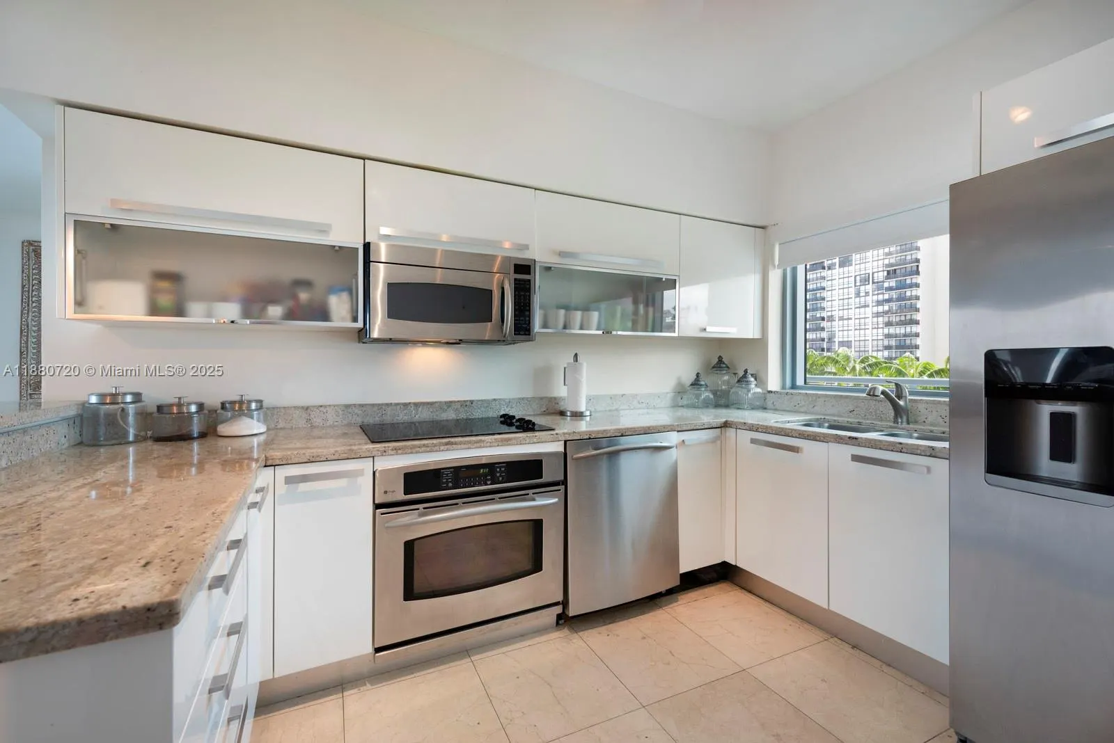 601 NE 36th St, #803