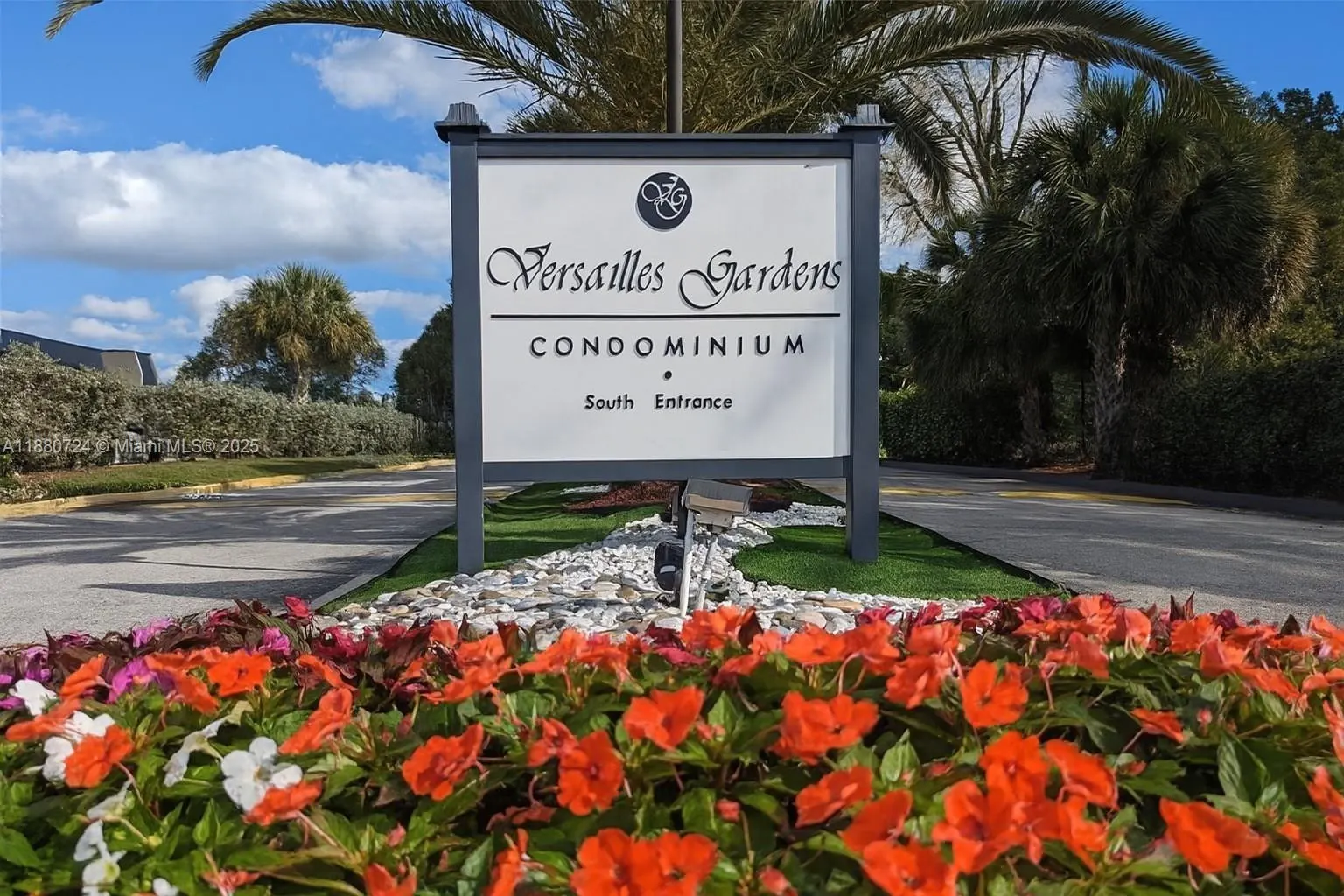 7825 Fairview Dr, #106