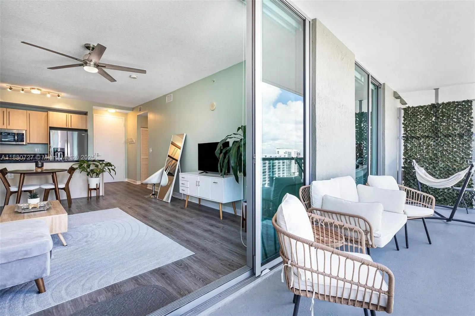 1111 SW 1st Ave, #2721-N