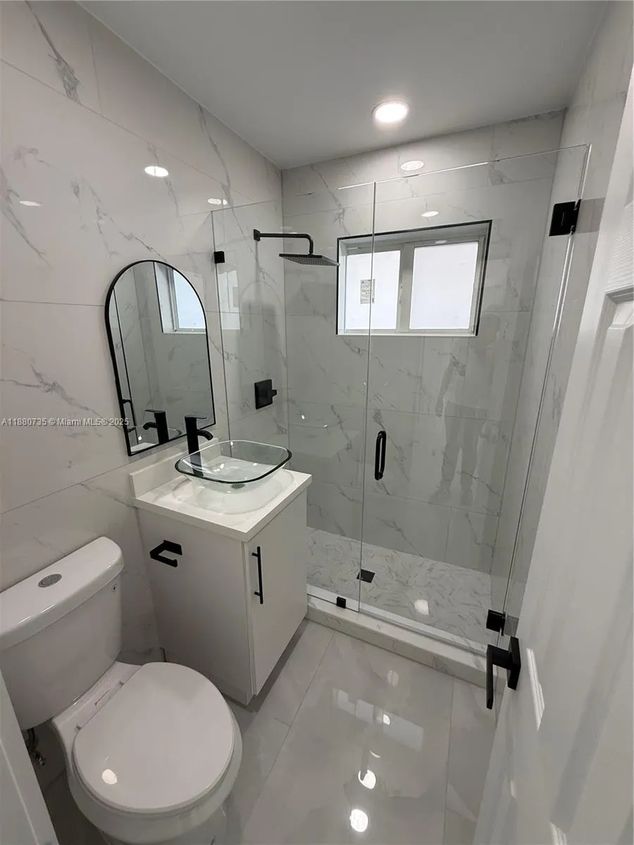 841 W 50th St, #2