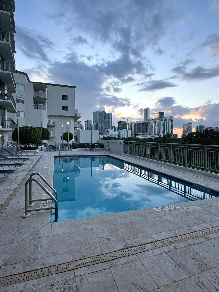 2021 SW 3rd Ave, #903