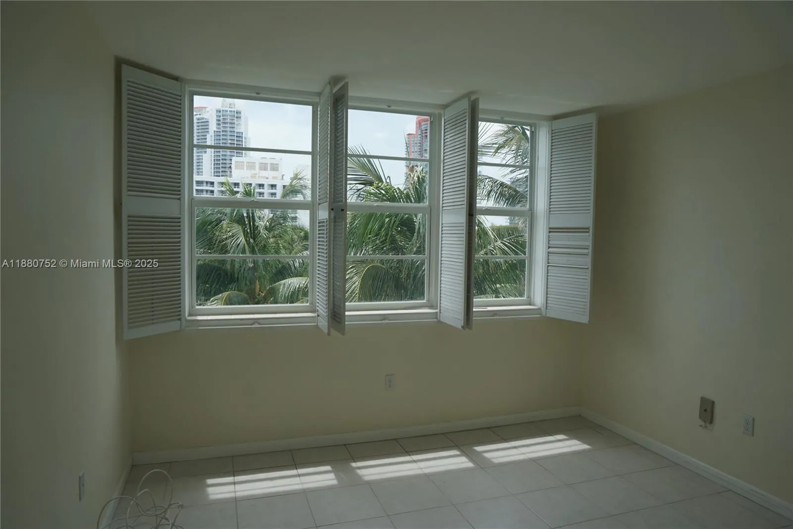 301 Ocean Dr, #505