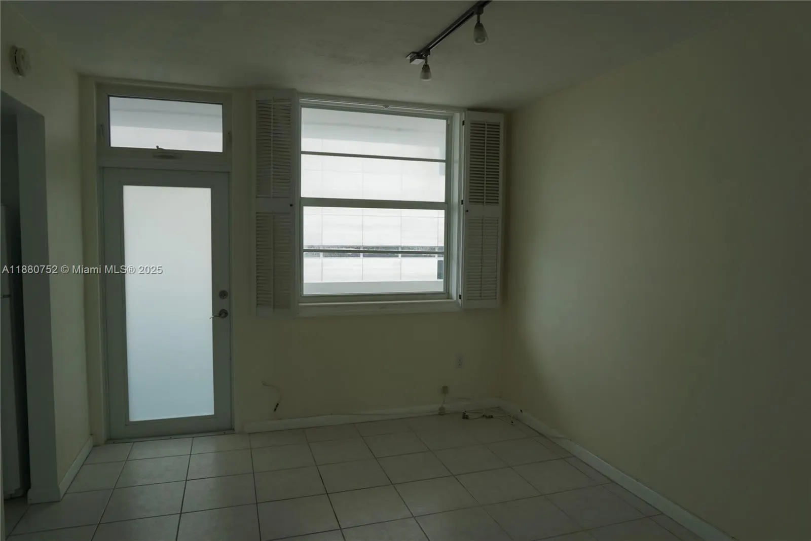 301 Ocean Dr, #505