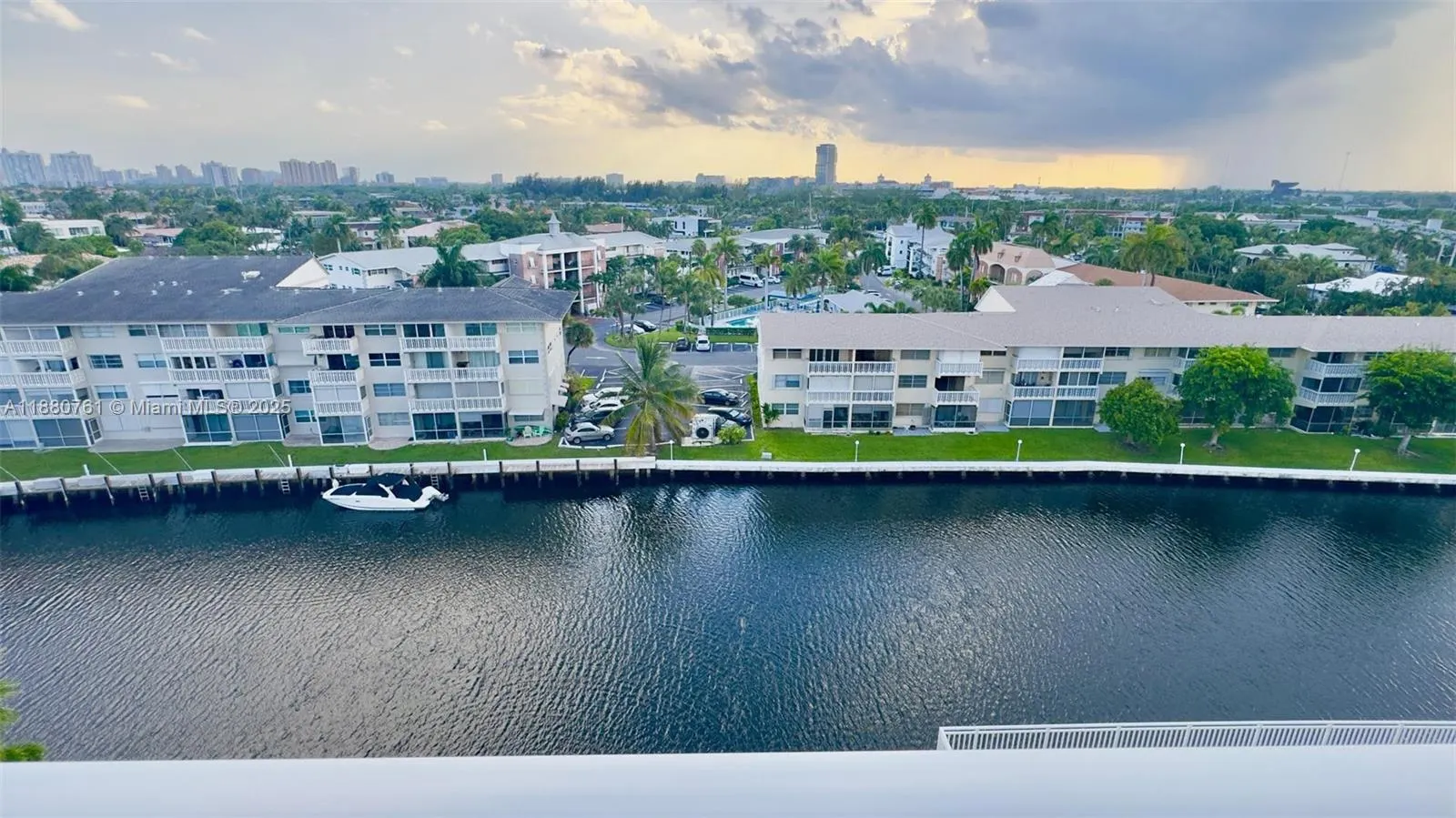 427 Golden Isles Dr, #8A