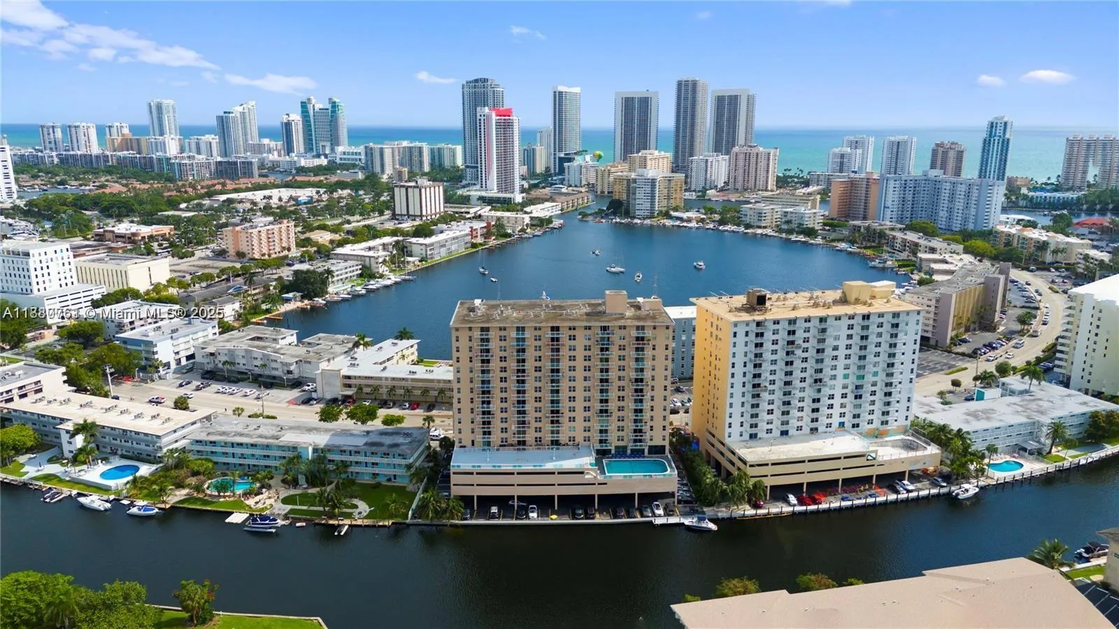 427 Golden Isles Dr, #8A