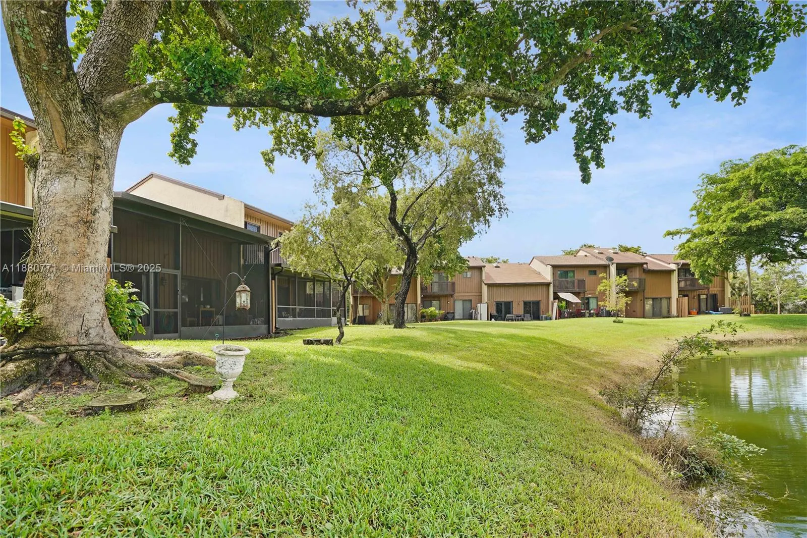 4171 SW 85th Ave
