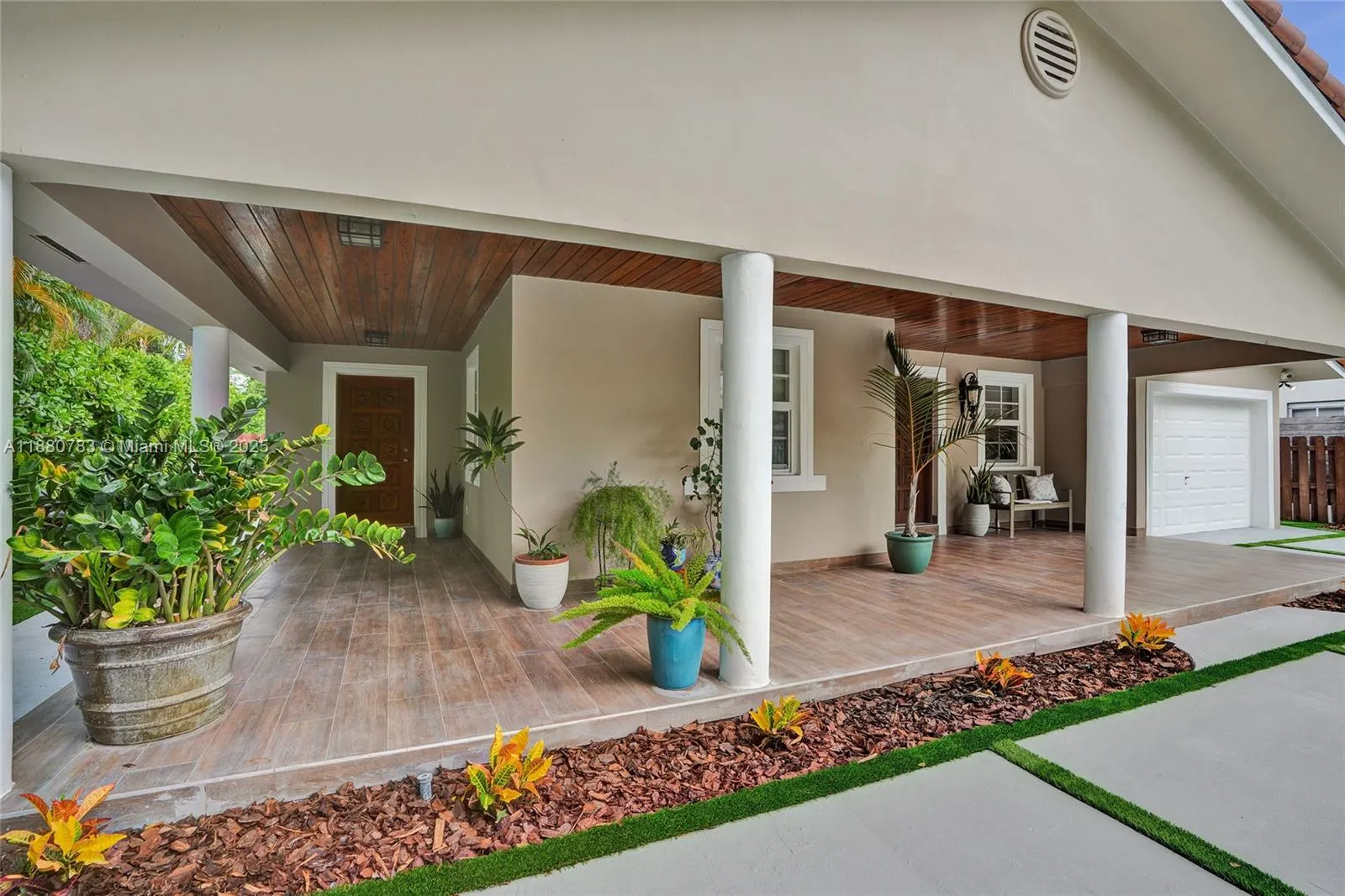 910 SW 23rd Rd