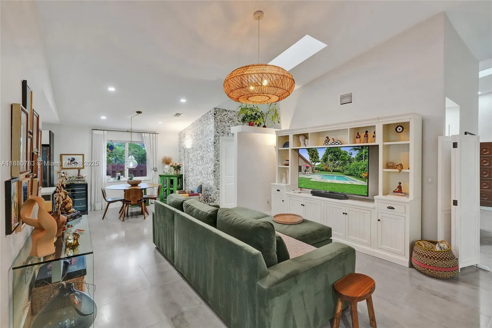 910 SW 23rd Rd