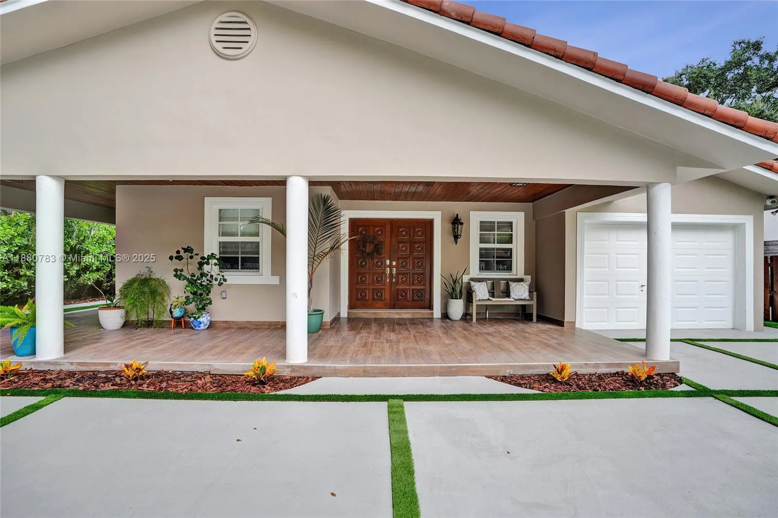 910 SW 23rd Rd