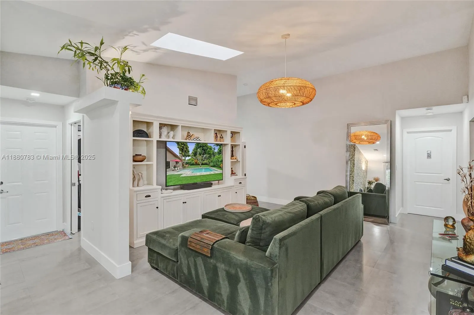910 SW 23rd Rd