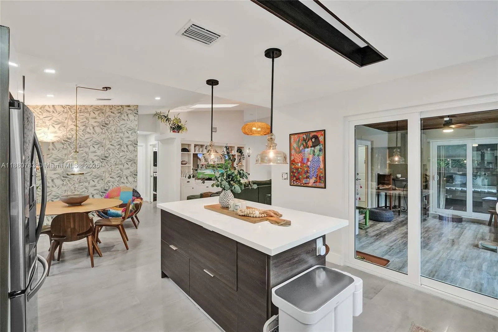910 SW 23rd Rd