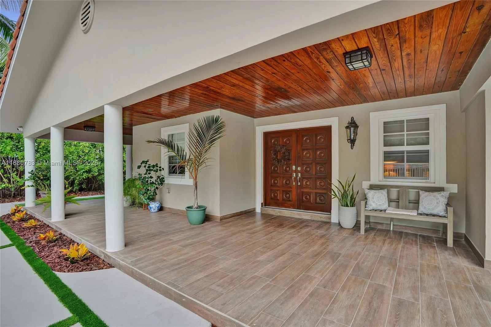 910 SW 23rd Rd