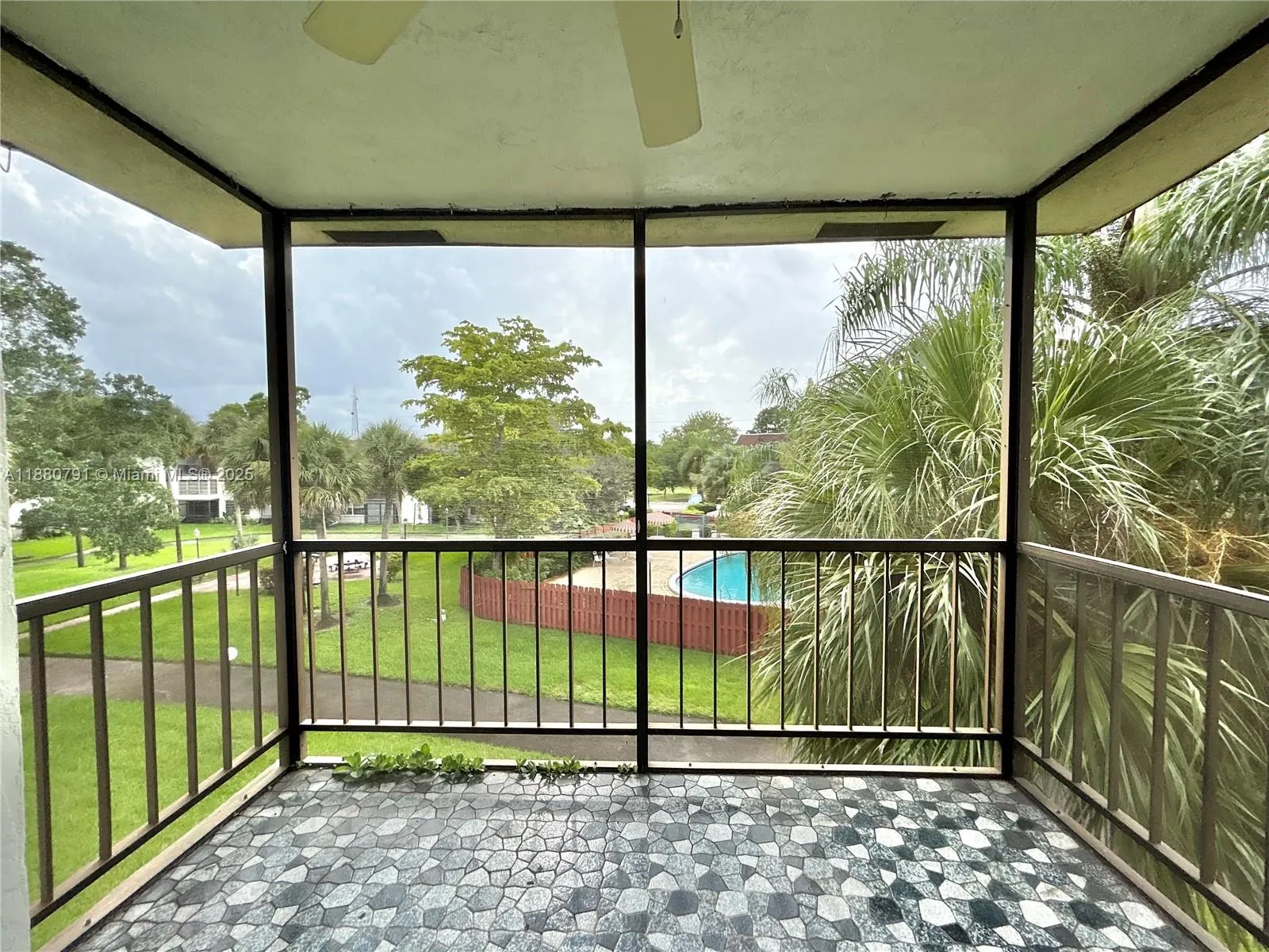7480 NW 17th St, #305