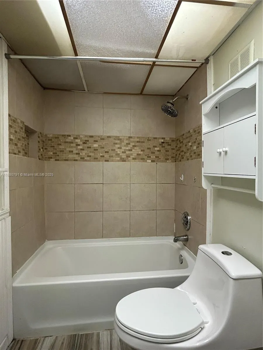 7480 NW 17th St, #305