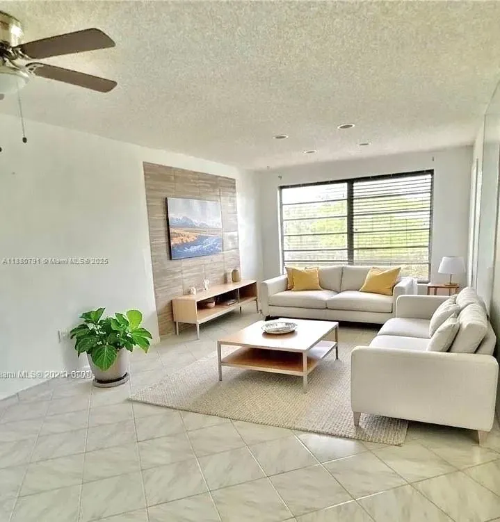 7480 NW 17th St, #305