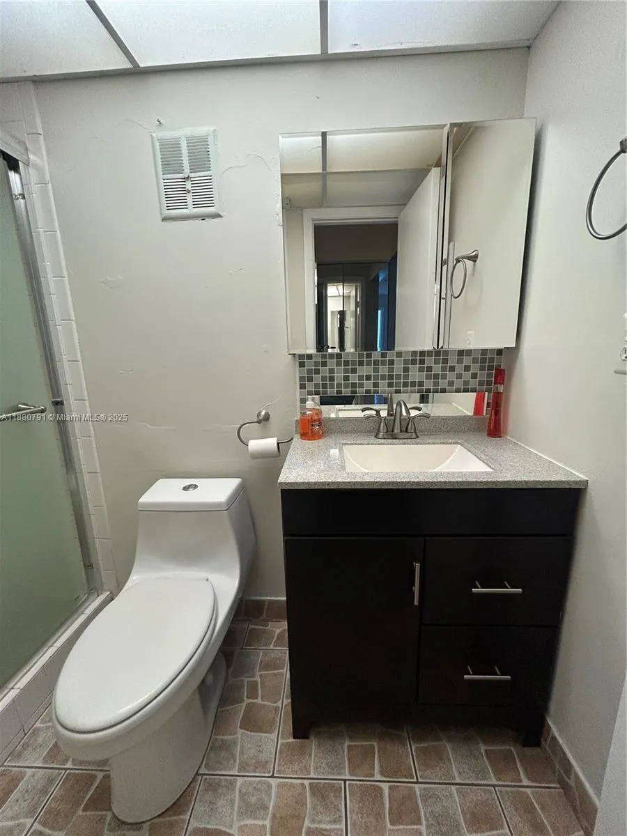 7480 NW 17th St, #305