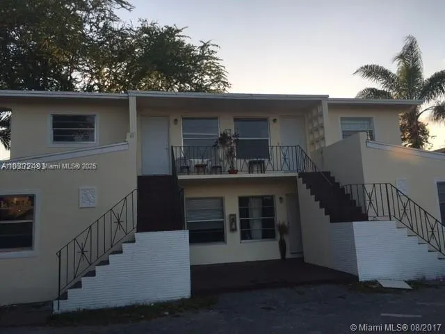 1230 SW 42nd Ave, #3