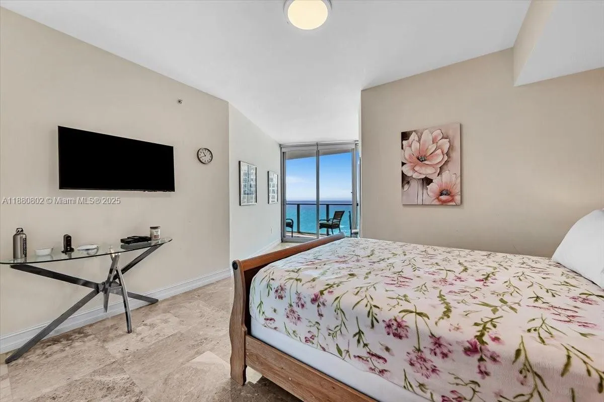 3101 S Ocean Dr, #2307