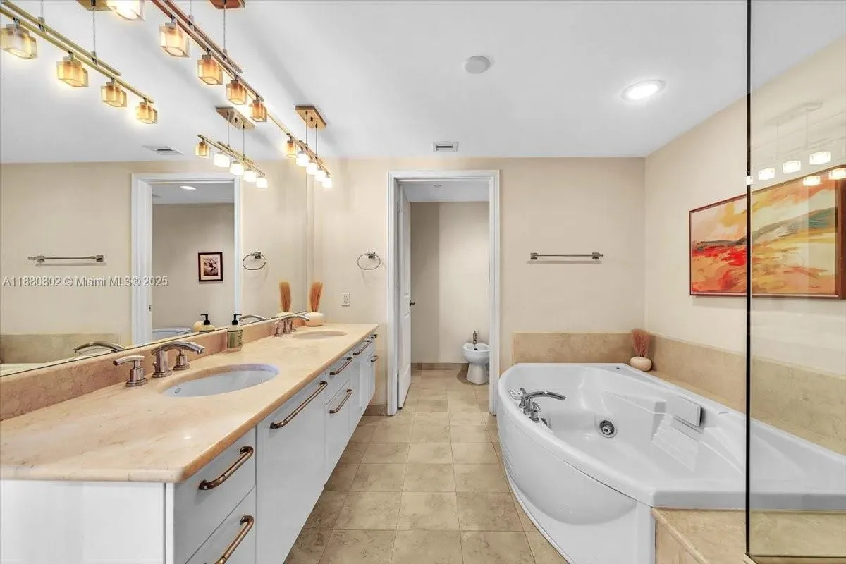 3101 S Ocean Dr, #2307