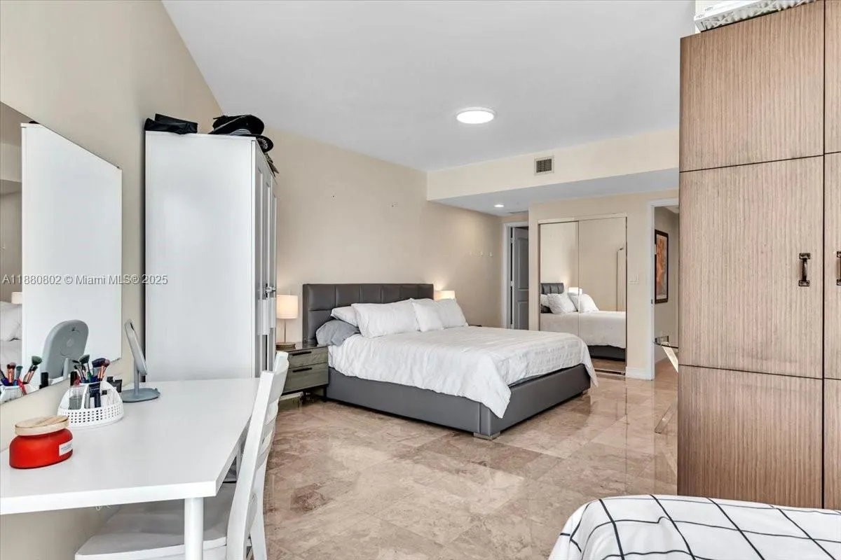 3101 S Ocean Dr, #2307