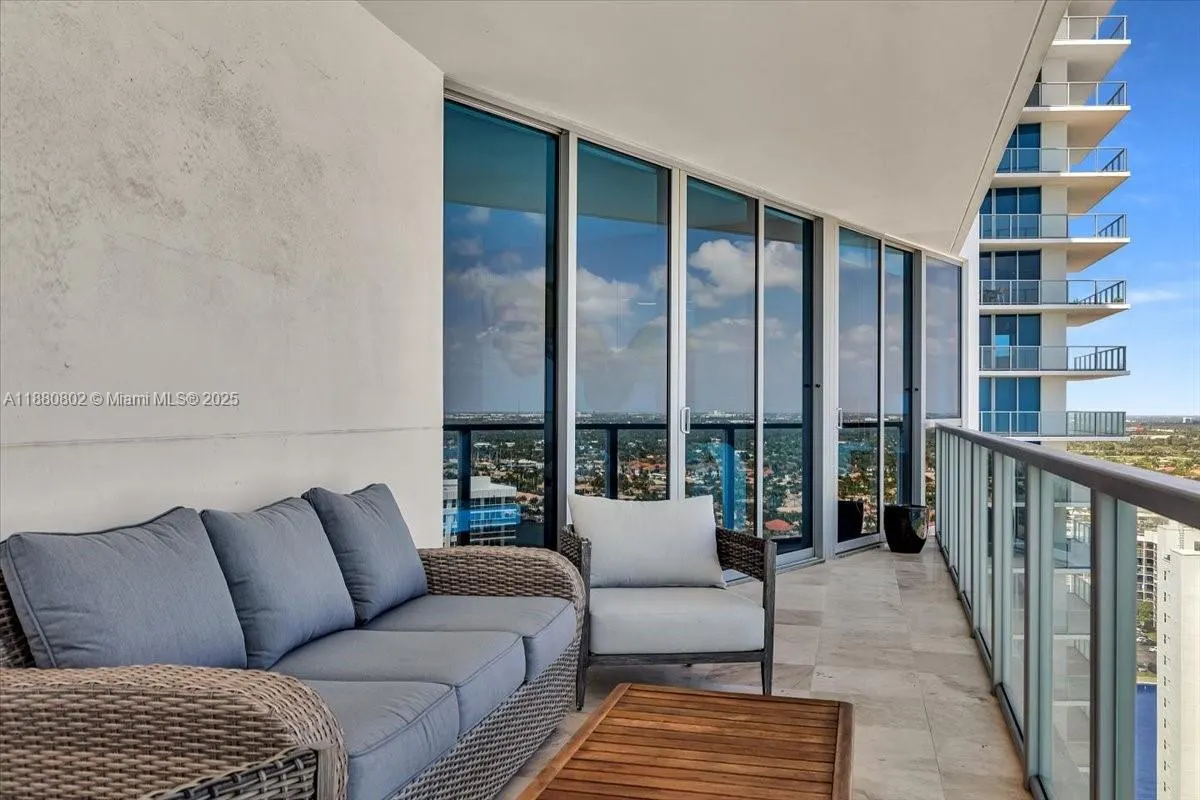 3101 S Ocean Dr, #2307