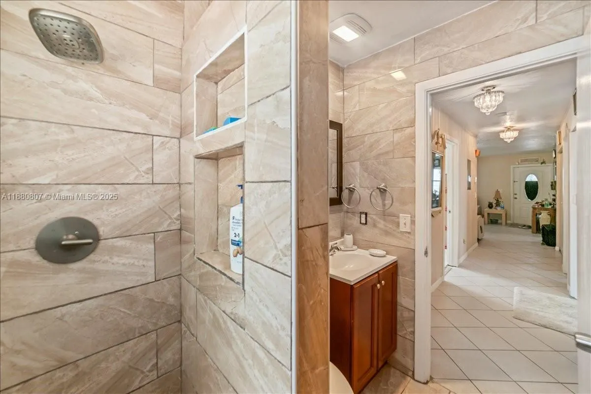 612 NW 15th Ave