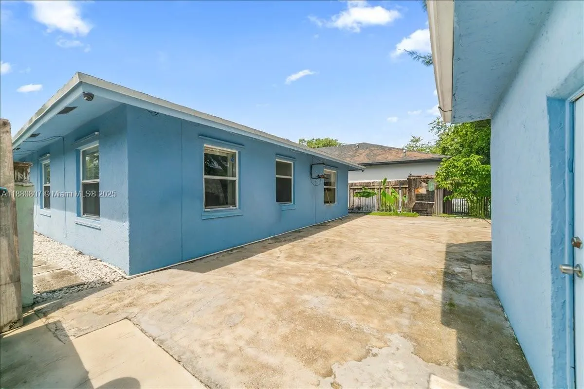612 NW 15th Ave
