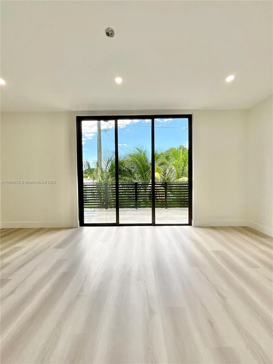 536 NW 48th St
