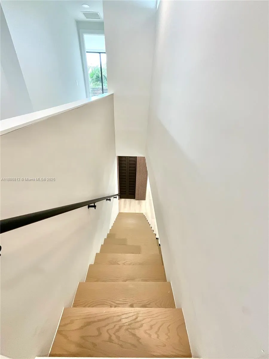 536 NW 48th St