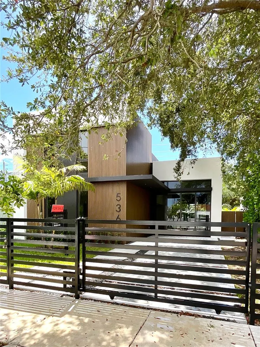 536 NW 48th St