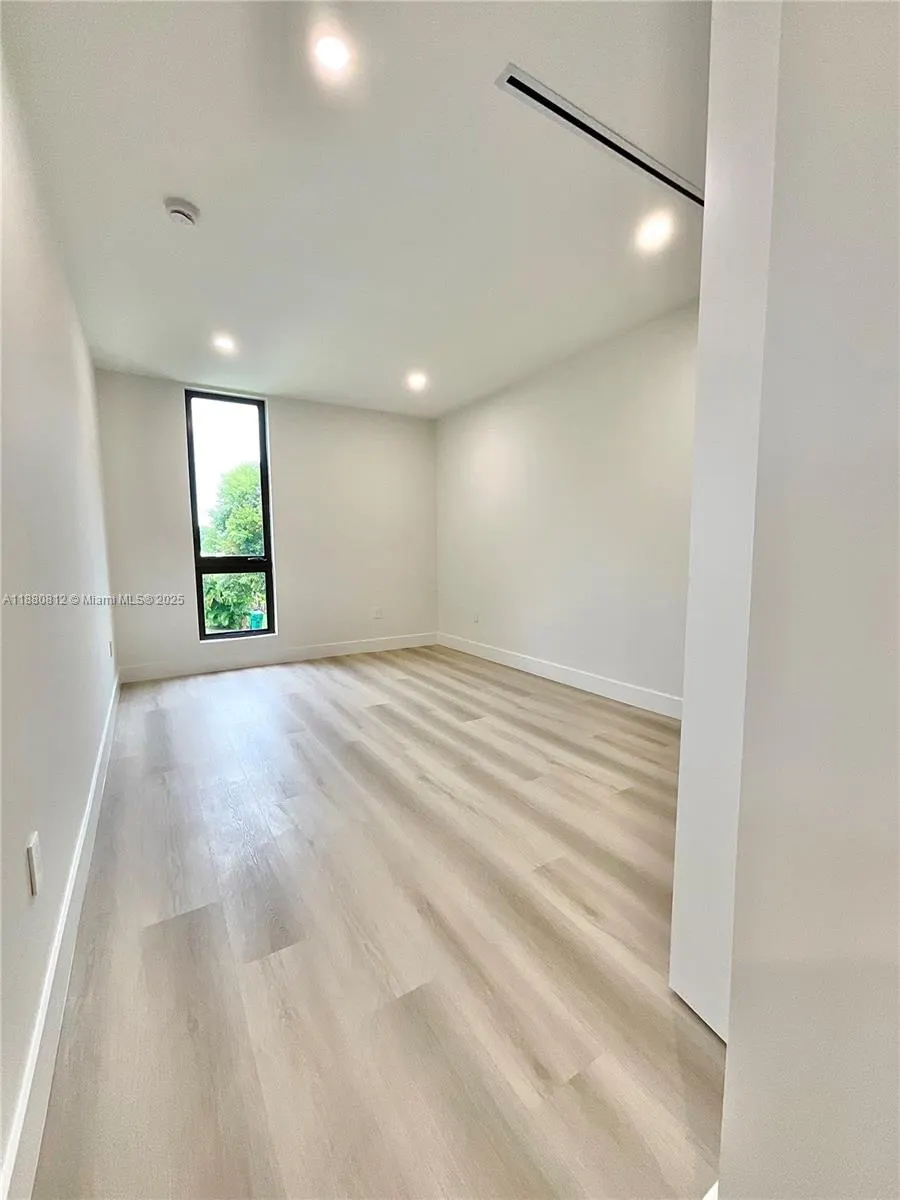 536 NW 48th St