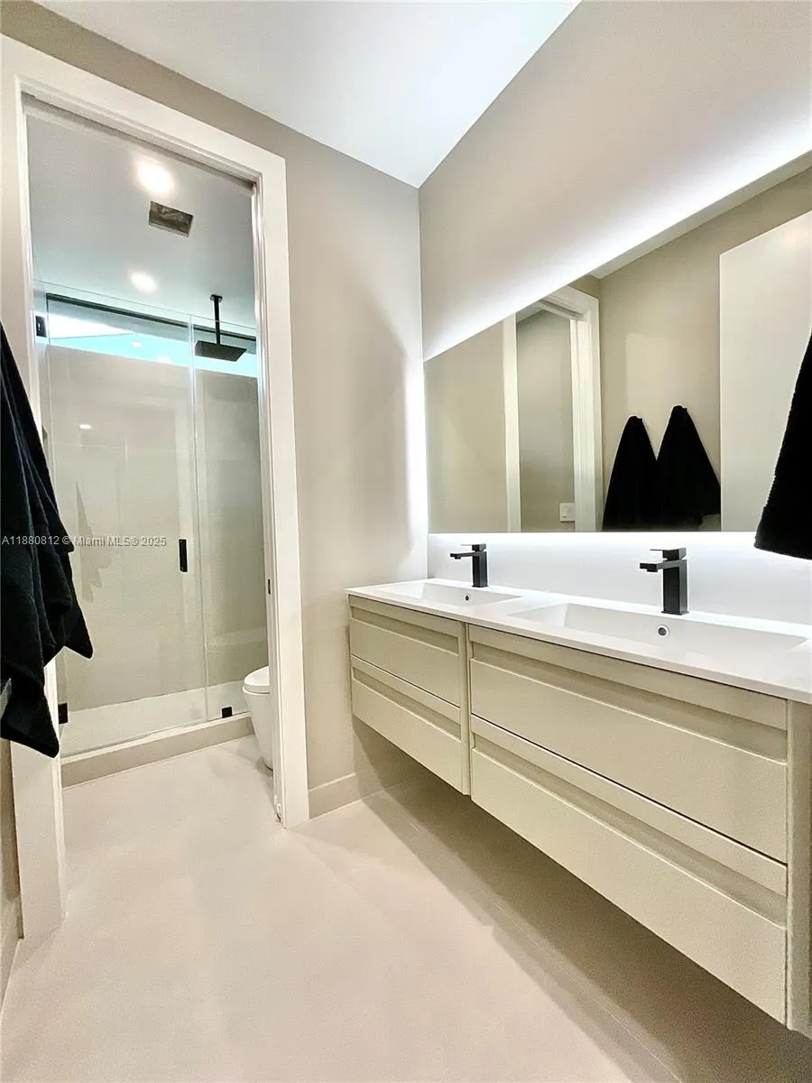536 NW 48th St