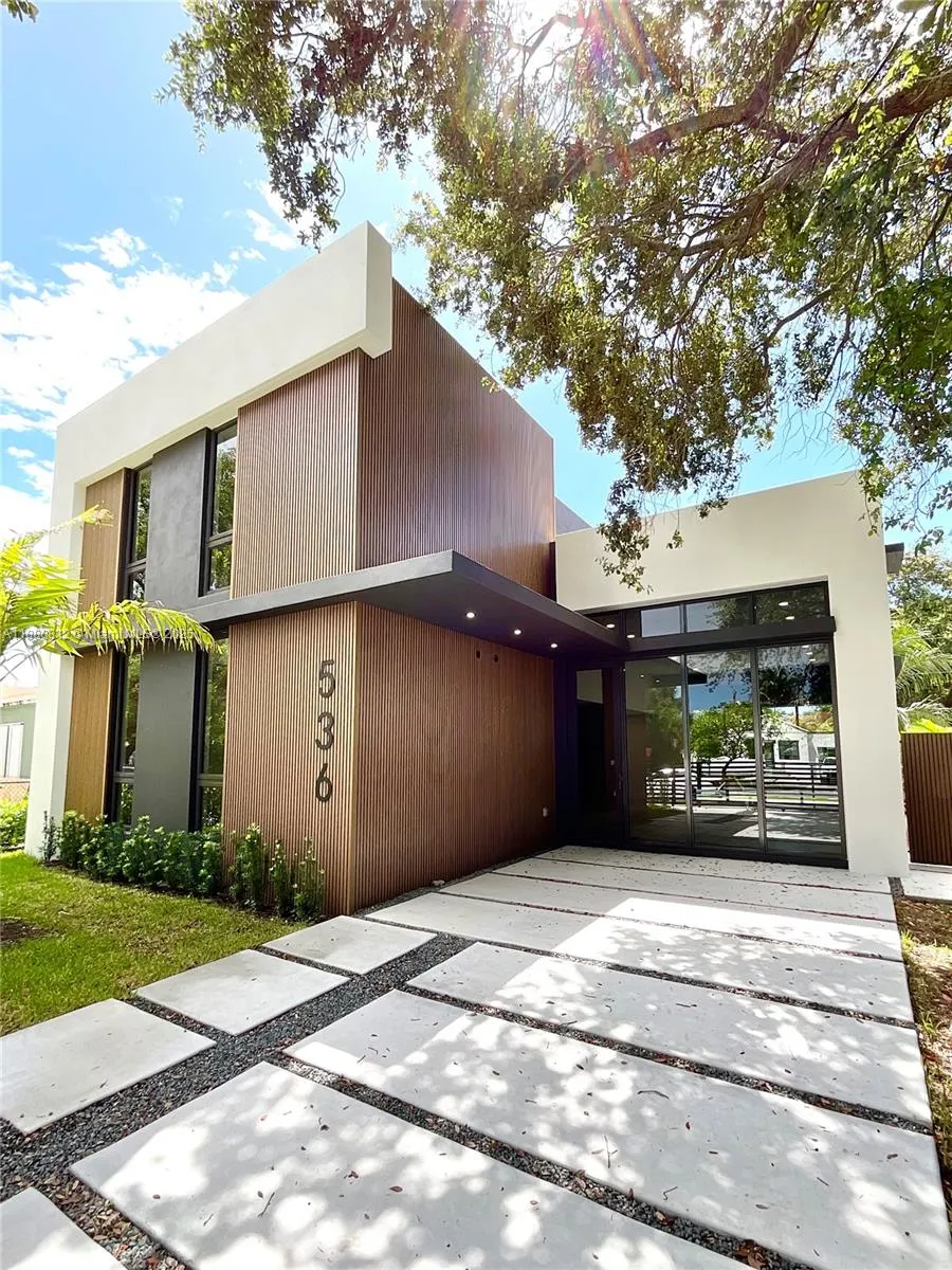 536 NW 48th St