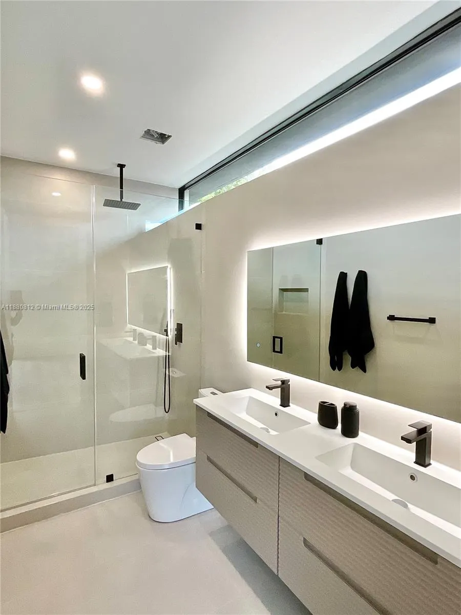 536 NW 48th St