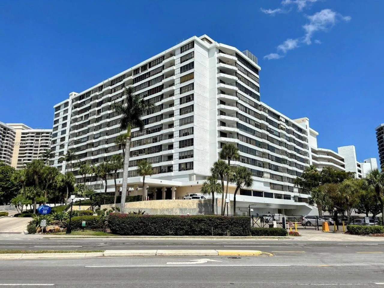 500 Three Islands Blvd, #808