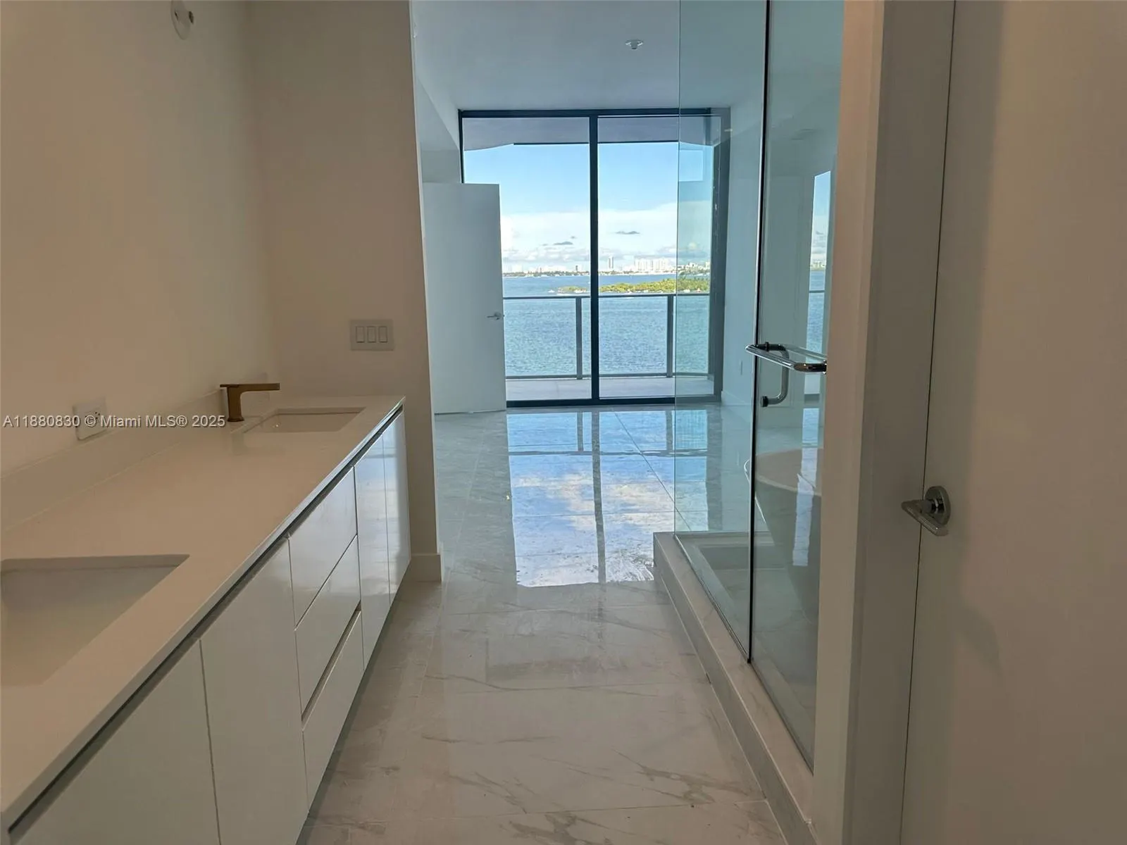 700 NE 24, #504