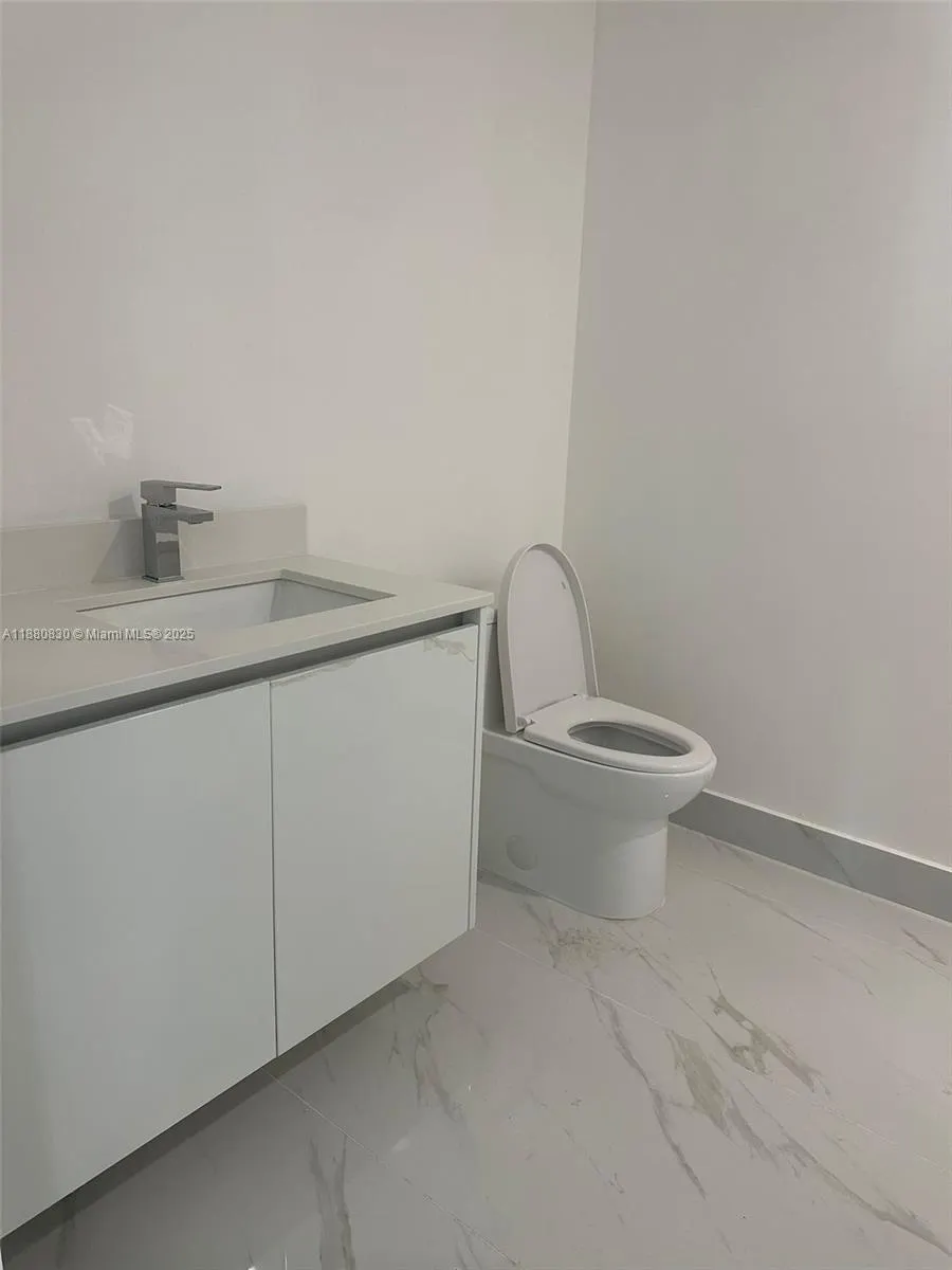 700 NE 24, #504