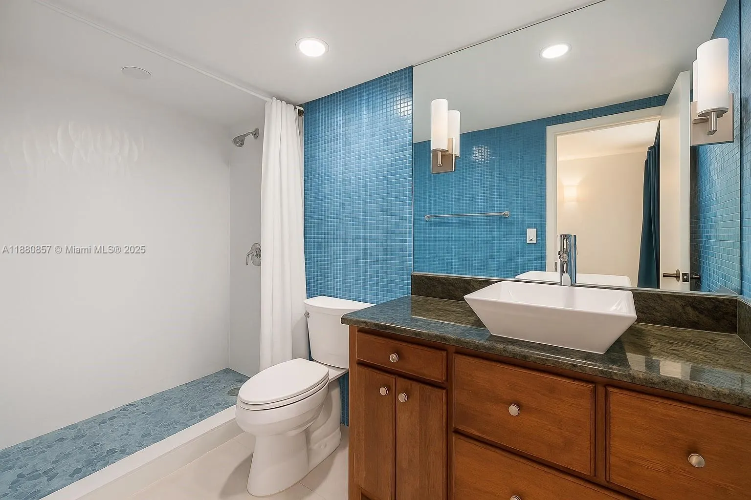 1800 Collins Ave, #3J