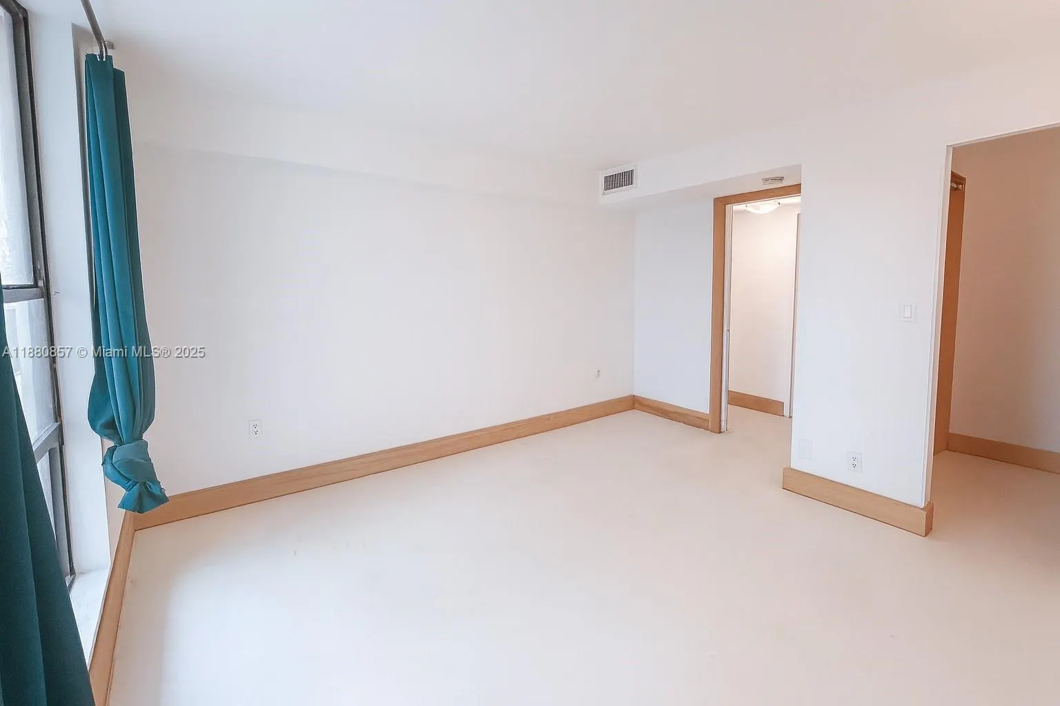 1800 Collins Ave, #3J