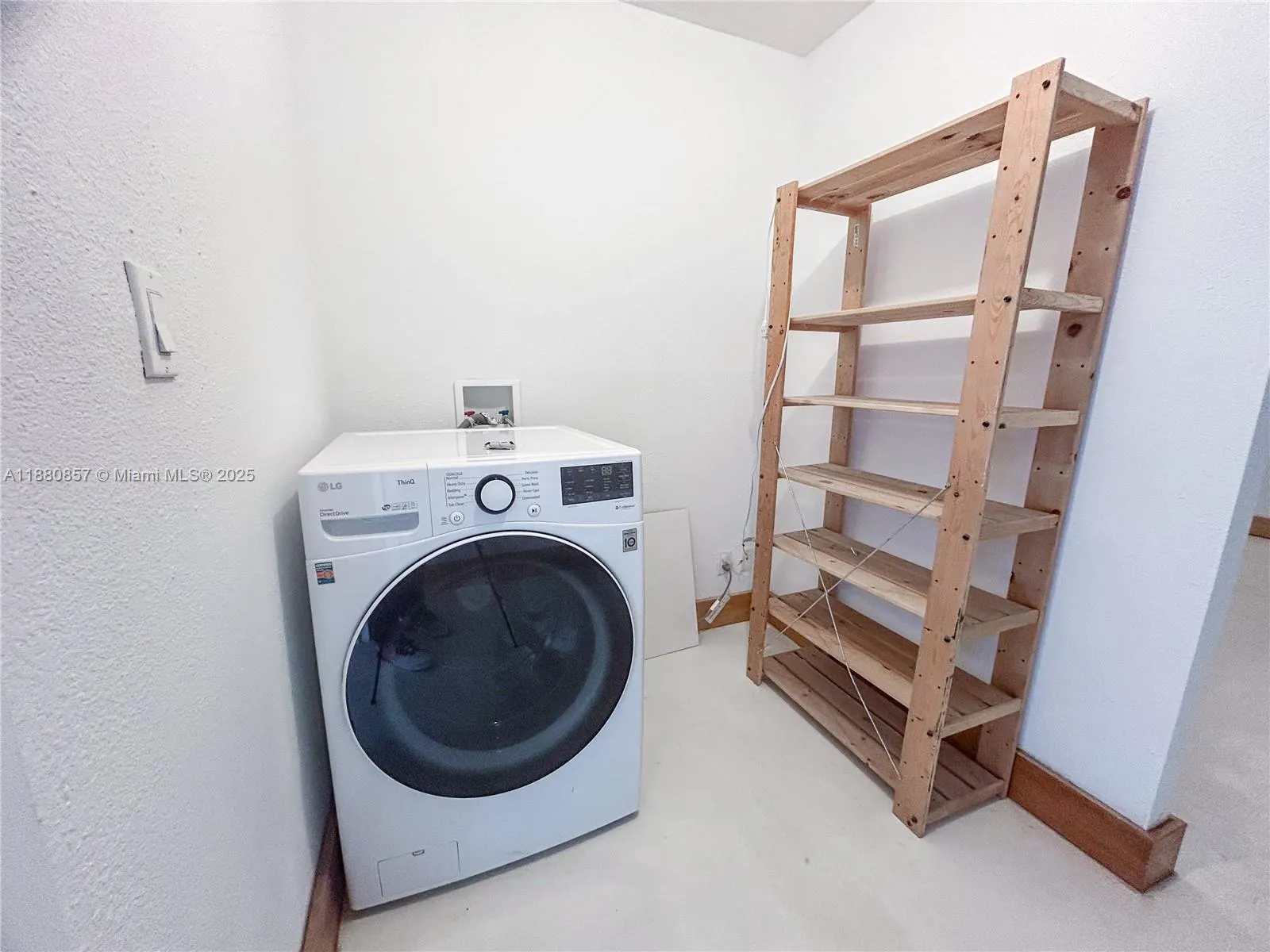1800 Collins Ave, #3J