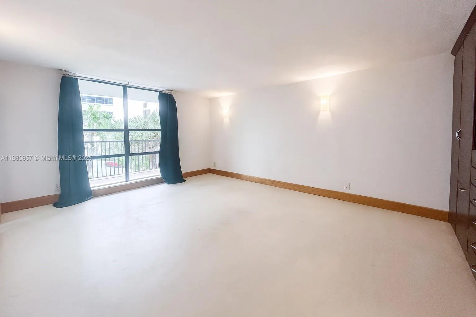 1800 Collins Ave, #3J